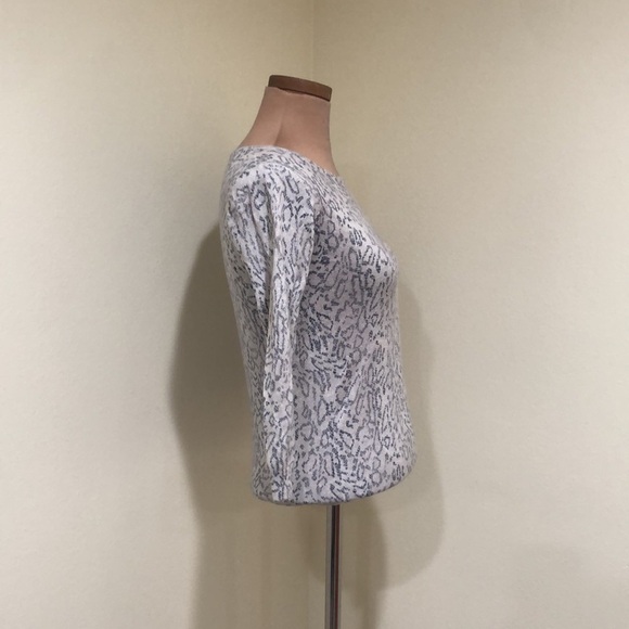 Joie Sweater Size XS Cream Beige Reptile Snake Skin Print - Picture 4 of 11